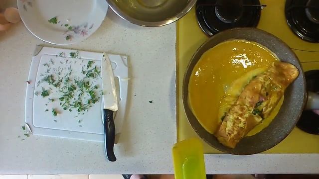 Омлет - Рулет с сыром и ветчиной смотреть онлайн