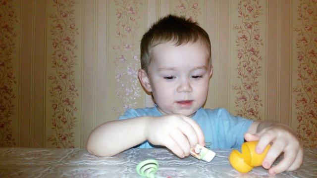 Открываем очередной Kinder сюрприз Мальчик Blogger Boy Blogger
