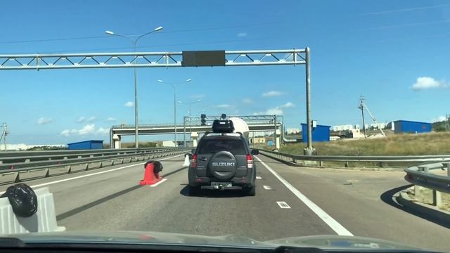 Пробки перед Крымским мостом/Как проехать к станции Керчь Южная смотреть онлайн