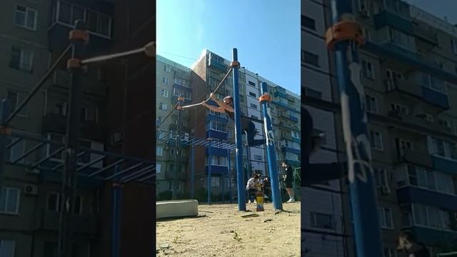 турник сломал ? #shorts #calisthenics #freestyle #strongworkouts #workout #streetstyle #кисловодск смотреть онлайн