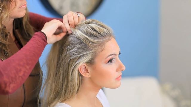 Elsa's Textured French Braid Tutorial смотреть онлайн
