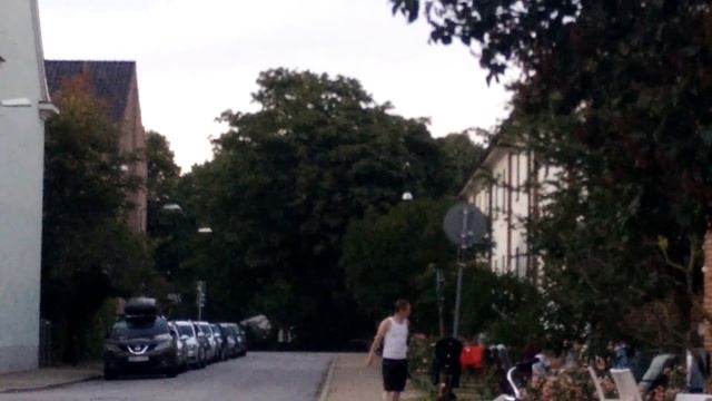 Дома возле кладбища в Мальме, Швеции // Как живут шведы в Сконе смотреть онлайн