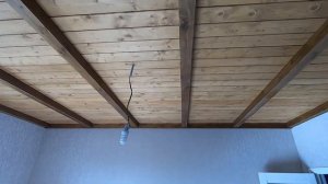 Декоративный деревянный потолок с фальшь балками.Своими руками.
