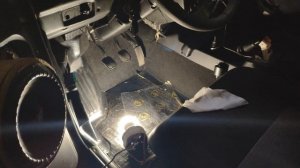 Отделка салона Нивы карпетом