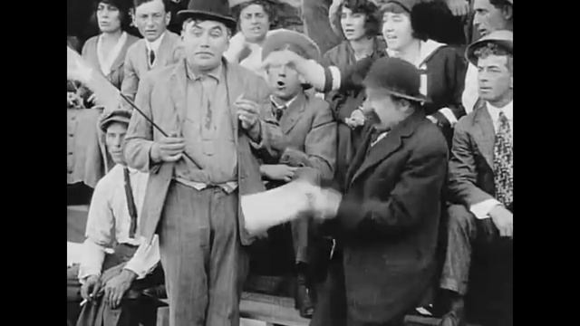 Mabel At The Wheel 1914 Charles Chaplin. Мейбл за рулём. Чарли Чаплин  предлагает Мэйбл прокатиться