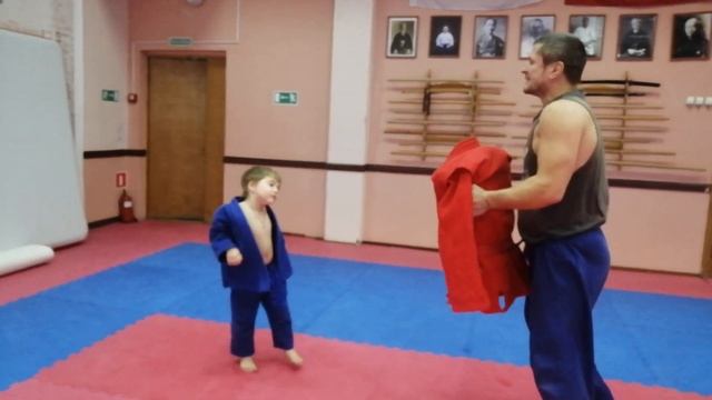 Дзюдо. Рандори: Яша Шарупич учится делать сэойнаге (бросок через спину со стойки) смотреть онлайн