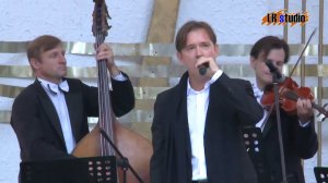 Олег Погудин «Грустить не надо»