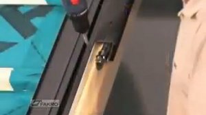 монтаж мансардного окна FAKRO на профнастил.flv