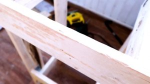 DIY БАРНЫЙ СТУЛ ИЗ ПОДДОНА / МЕБЕЛЬ ИЗ ПАЛЛЕТ СВОИМИ РУКАМИ