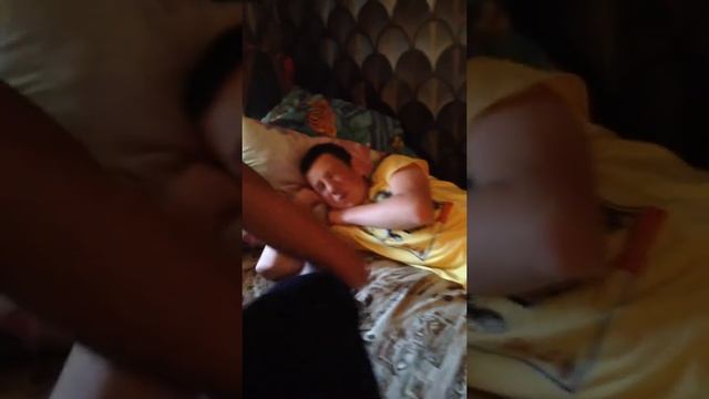 Прикол!)) как эффектно разбудить друга смотреть онлайн