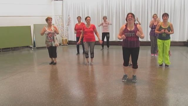 Zumba Gold - El Mismo Sol смотреть онлайн