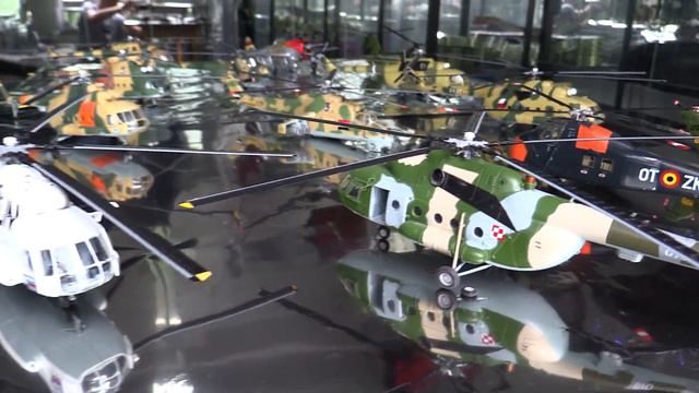 Модели: Ми-8МТ, Ми-4, Ми-24, S-58, CH-46E, P-47 - Easy Model смотреть онлайн