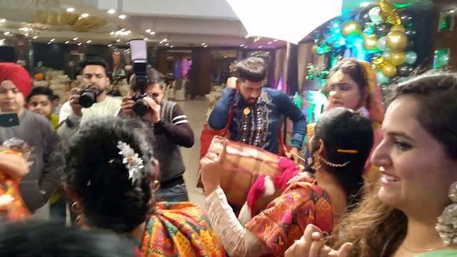 Nooh te Sass te boliyan SM Entertainer and jaggo girl group Jalandhar 7652976921 9872950921 смотреть онлайн