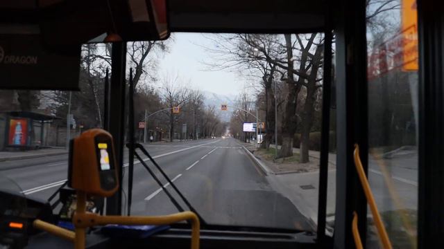 Первый автобус на Медеу смотреть онлайн