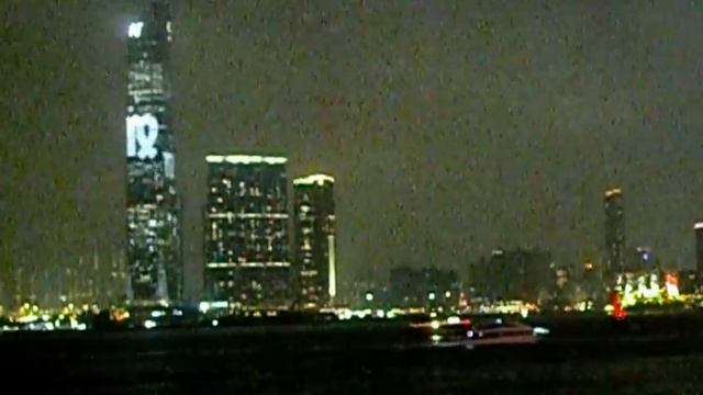 Лазерное шоу на набережной в Гонконге смотреть онлайн