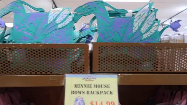 Disney's Character Warehouse: Vineland Outlets- Vlog! Official Parks Collectibles, Pins, & More! смотреть онлайн