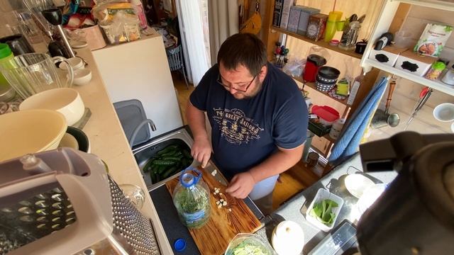 Солим огурцы на зиму! смотреть онлайн