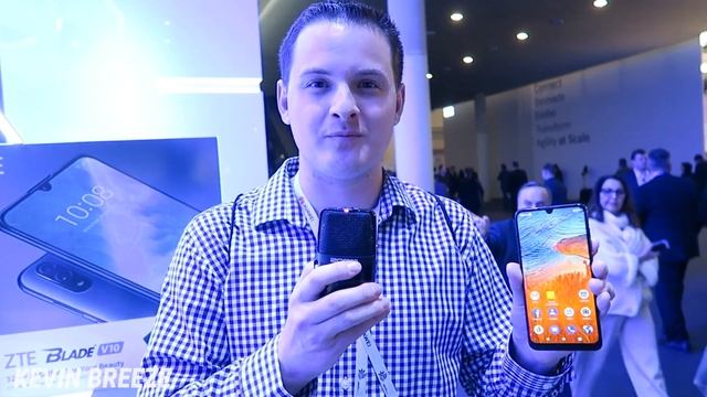 ZTE Blade V10 - First Look! смотреть онлайн