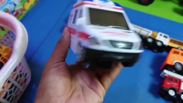 truck molen, bus, ambulance, mobil tempur, mobil forklift, dump truck, Backhoe, Batching Plant, смотреть онлайн