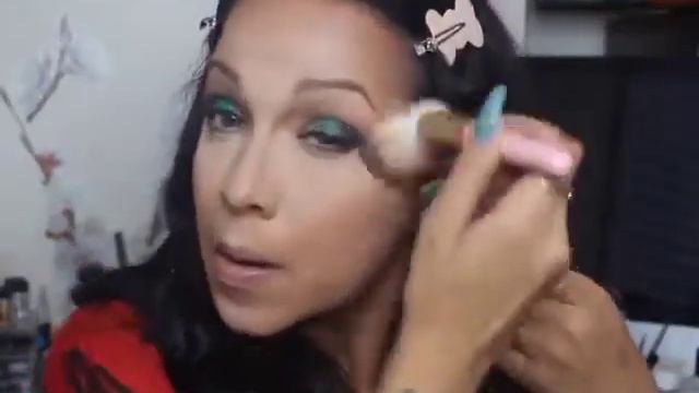 Holiday Glam: All Glam All Drama смотреть онлайн