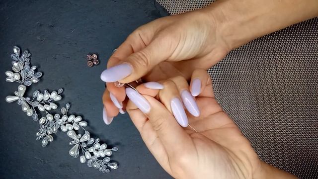 Как закрепить бусины на проволоке. Часть1 /Как сделать украшение в прическу своими руками? смотреть онлайн