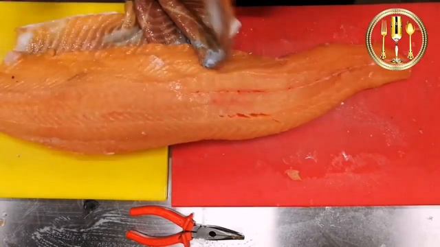 Как разделать лосося или сёмгу на стейки смотреть онлайн