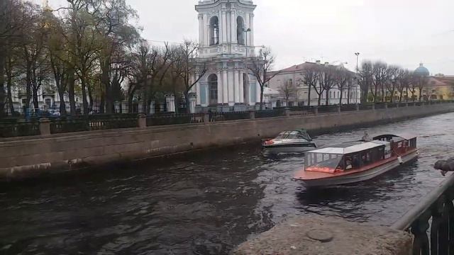 Канатоходец над Крюковым каналом.