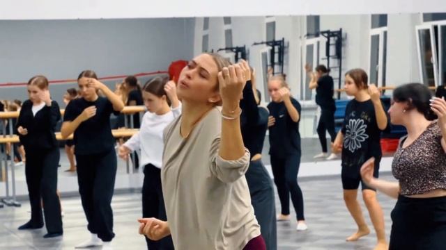 Открытый Мастер-класс Алены Кумбарули 6.10.22 смотреть онлайн