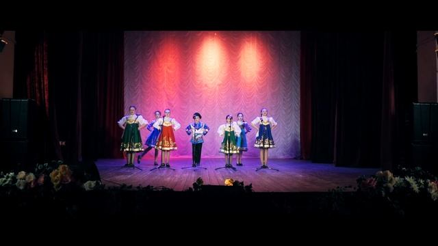 Фестиваль Фарида Казакова. Ансамбль Зарянка - "А я по лугу" смотреть онлайн