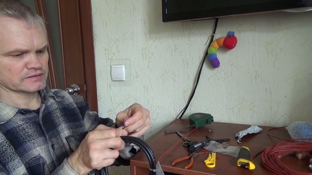 Как правильно соединить кабель из углеродного волокна нагревательный с электрическим провод/ смотреть онлайн