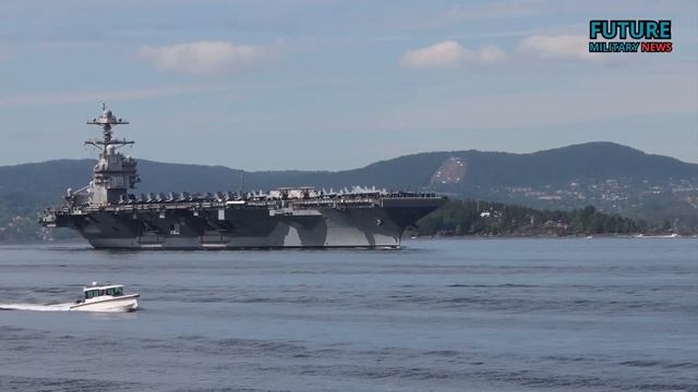 US Giant Nuclear Carrier Enters Oslo Fjord, Russia Becomes More Afraid смотреть онлайн