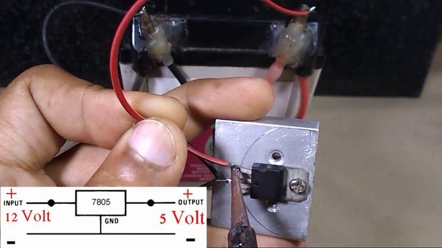 Step Down Voltage Converter 12 volt to 5 volt | 5v power supply using 7805 voltage regulator design смотреть онлайн