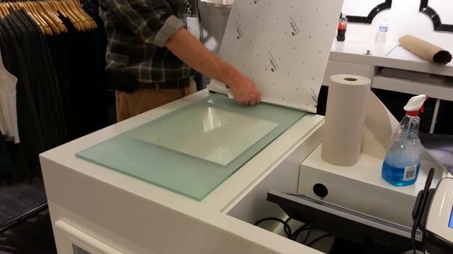 Applying Vinyl to Glass Black House White Market Retrofit смотреть онлайн