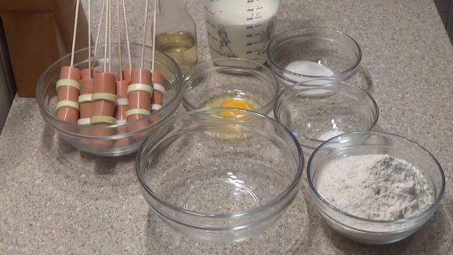 СОСИСКИ С ЛУКОМ -ПОРЕЕМ В КЛЯРЕ! Отличная замена сосискам в тесте. смотреть онлайн