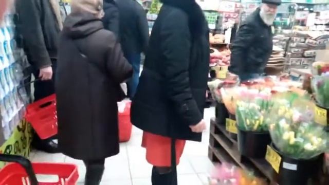 109. Иду покупать подарок для мамы на 8 Марта. Обзор супермаркета. смотреть онлайн