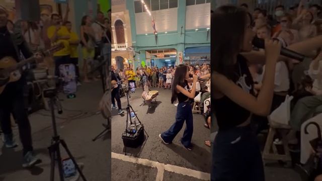 Таиский ночной рынок. Пхукет. Пхукет таун. Таиланд.