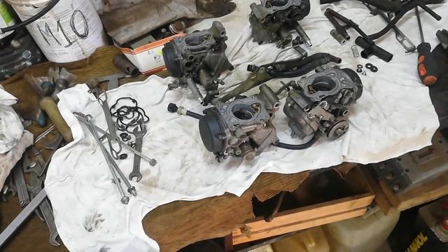 Honda vfr 750 f. Снятие карбюраторов и разборка. Результат. смотреть онлайн
