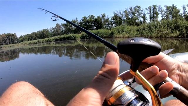 ЛОВЛЯ ЩУКИ НА СПИННИНГ В ЖАРУ смотреть онлайн