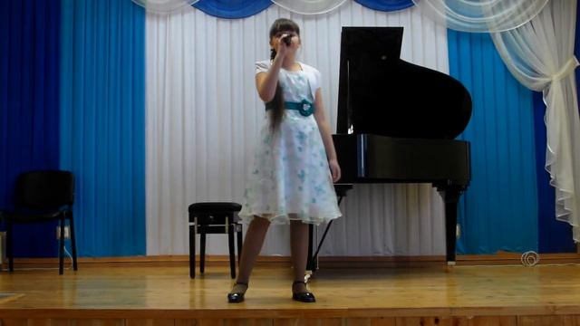 Шарипова Олеся 3 класс Песня о волшебниках 19.03.2018 смотреть онлайн