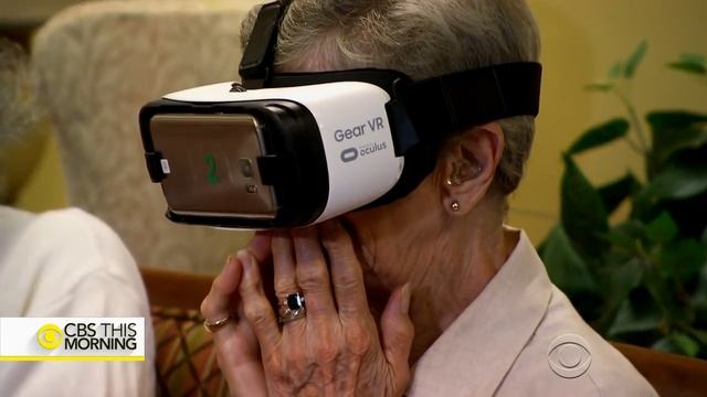Senior community explores the world with virtual reality смотреть онлайн