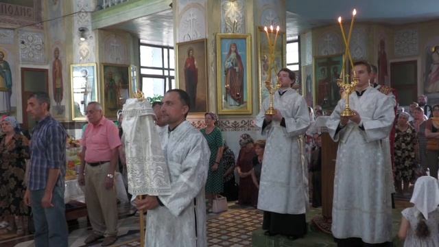 Праздничная литургия в соборе Святого Иоанна Предтечи в День города Комрат(Live) смотреть онлайн