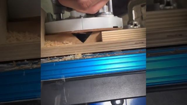 #Фреза V- образная для углового соединения V 90,2° S=8 D=37x18,3x58 RH CMT PRO S915.04021 #CMT PRO смотреть онлайн