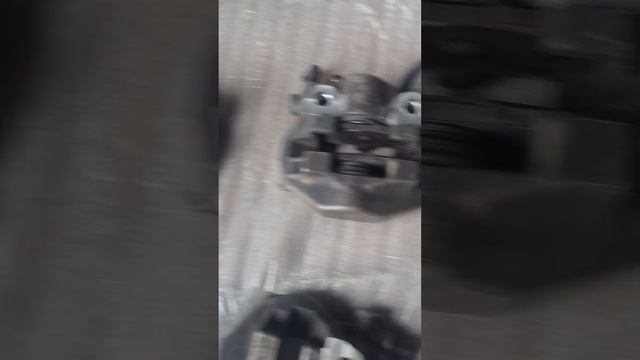 задние тормоза в Лексус РХ300 второе поколение ... смотреть онлайн