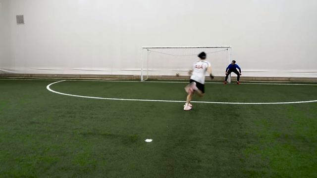 КТО НЕ ЗАБИВАЕТ - СЖИГАЕТ СВОИ БУТСЫ // пенальти челлендж смотреть онлайн