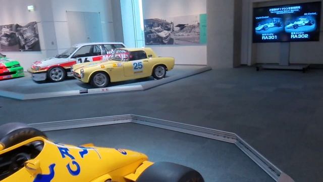 Болиды Honda Формулы-1 80-х/ Знаменитый Mclaren Honda MP4/4 смотреть онлайн