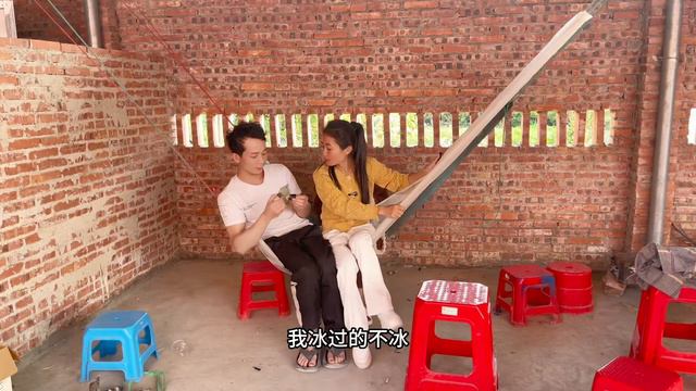 18岁弟媳不顾家人反对留在小凤过年，小凤和弟打起来了，她后悔吗