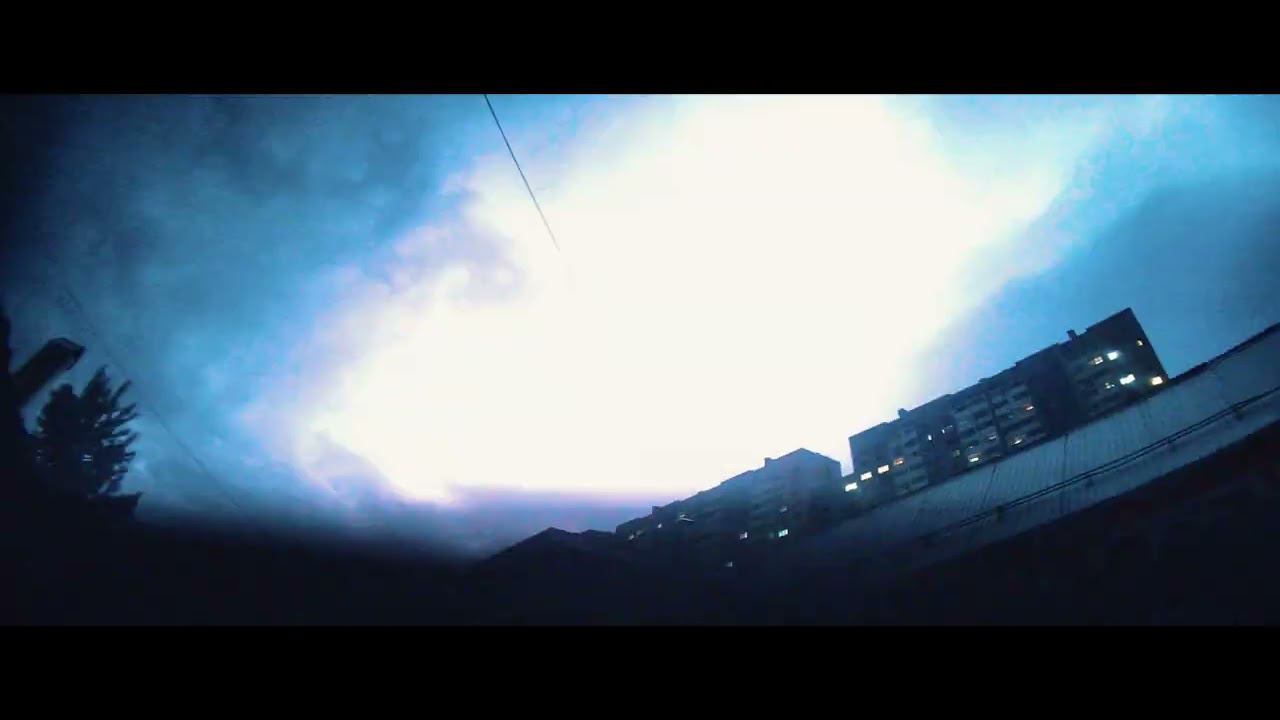 Величие природы #Гроза #самарагородок #лето #anamorphic #mcpro24fps #djiom6 смотреть онлайн