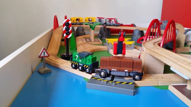 Brio Traffic Light смотреть онлайн
