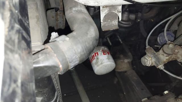 Жена меняет бензонасос на ниве 21213