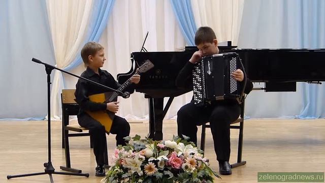Покатилов Антон (баян) и Кутуев Дамир (балалайка) смотреть онлайн